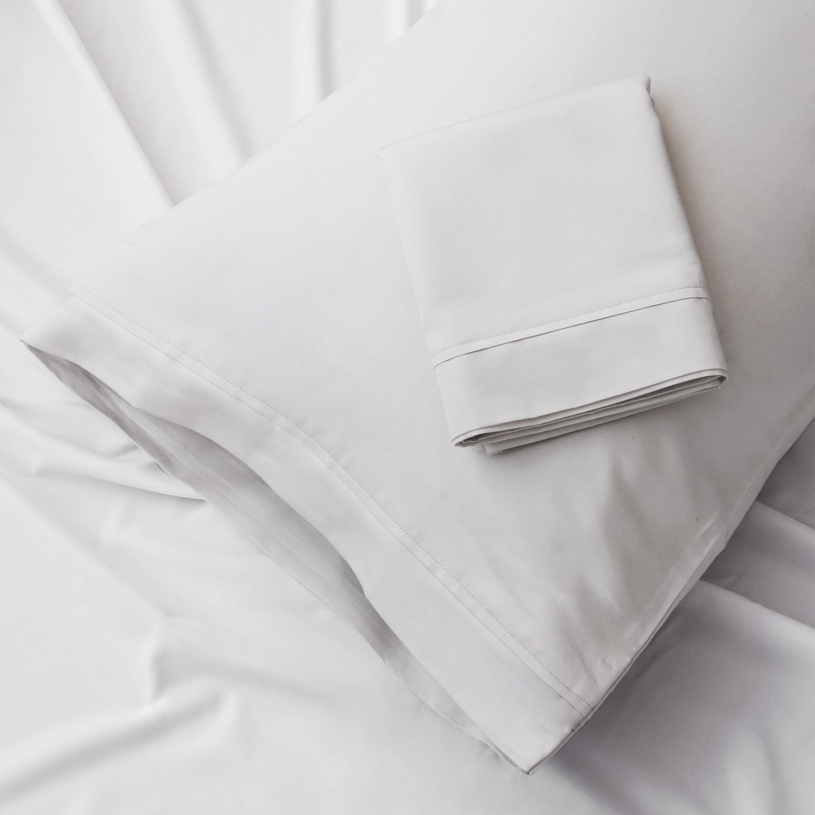 Effortless® Bedding Standard Size White 100% Certified Giza Egyptian Cotton  Extra-Long Staple (ELS) 500 Thread Count Sateen Semi-Fitted Top Sheet Sets  Fits Up to 13 Mattress Depths - Effortless Bedding
